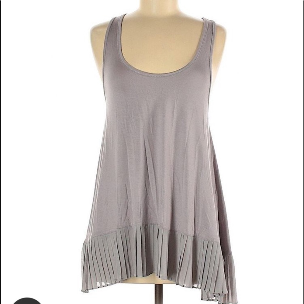 Grey ruffle tank by Umgee
